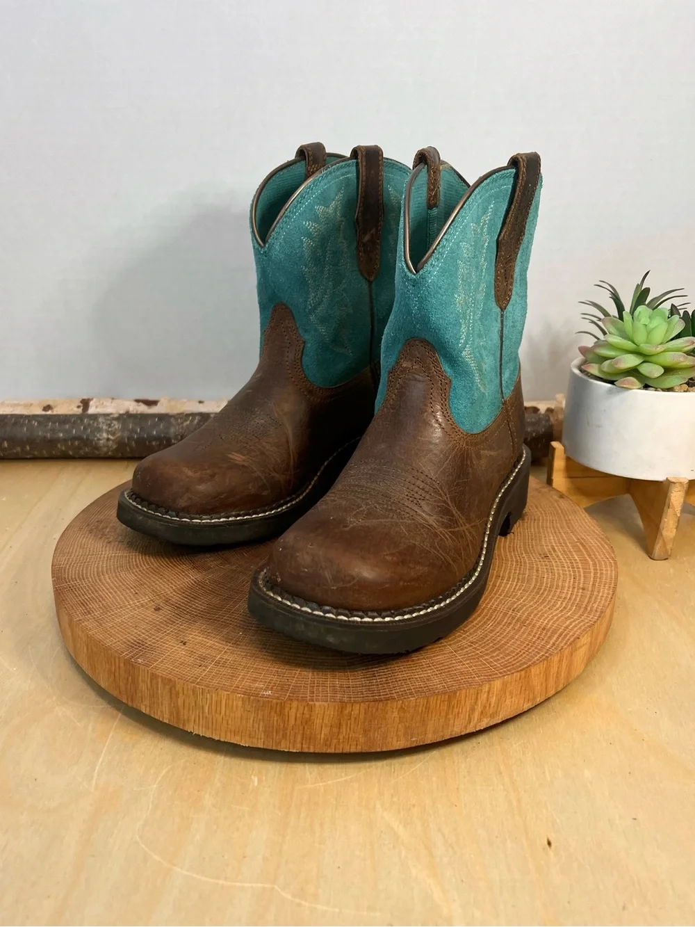 Ariat kid fatbaby